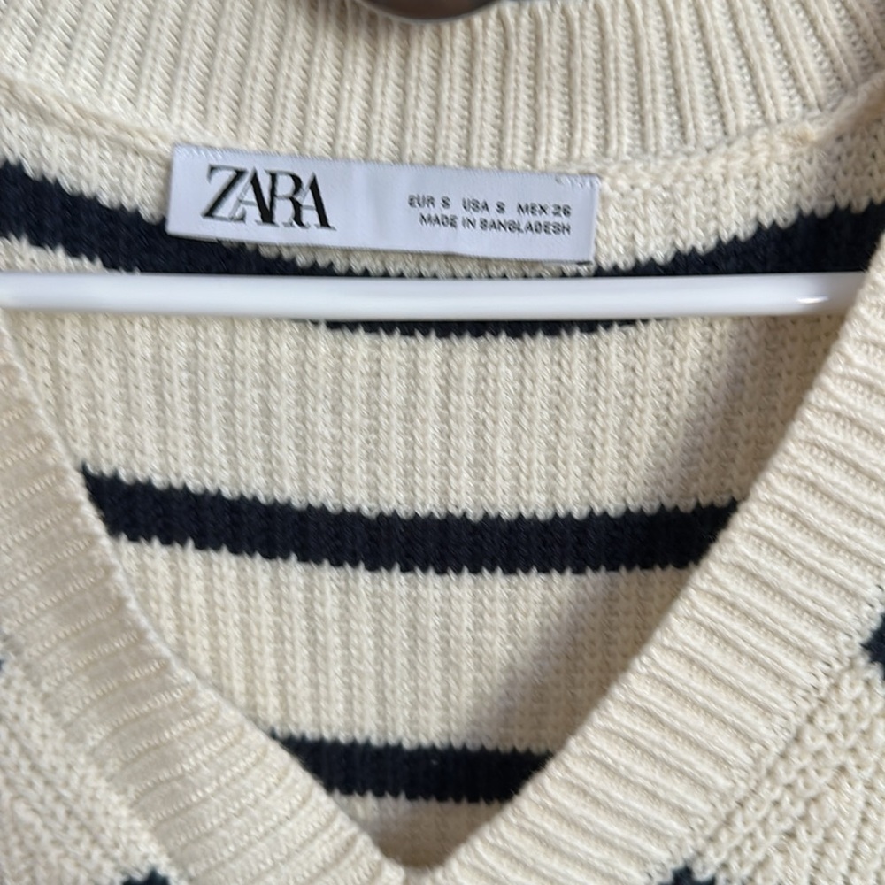 ZARA knit sweater vest - Picture 2 of 7